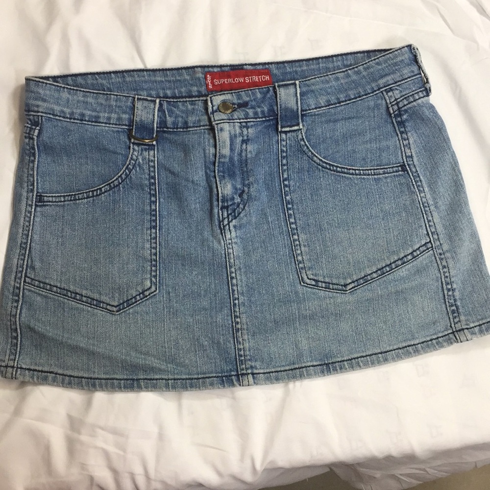 ❌SOLD Levi’s Superlow Stretch Jean Skirt 13 - Picture 1 of 3